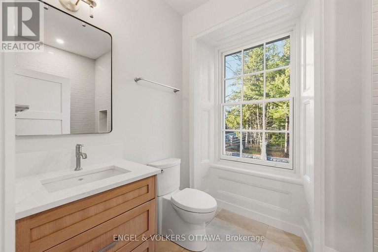 29649230/35-mackay-street/new-edinburgh/ottawa/ontario/K1M2B2_39