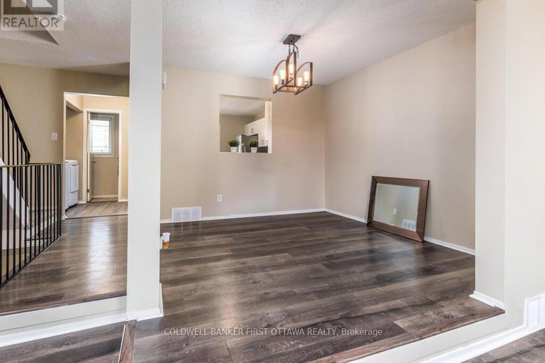 28970116/86-lightfoot-place/katimavik/ottawa/ontario/K2L3L9_11