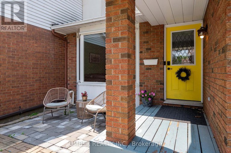 28623557/1130-st-emmanuel-terrace/convent-glen-north/ottawa/ontario/K1C2J7_6