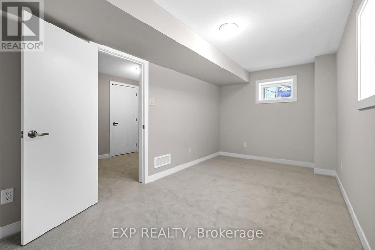 28620818/98-pizzicato-street/mer-bleuebradley-estatesanderson-park/ottawa/ontario/K1C7G4_32