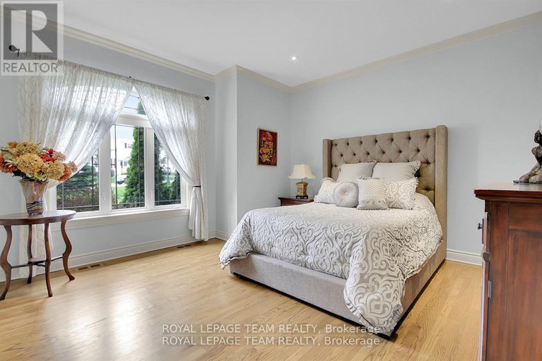 28487083/5591-manotick-main-street/manotick-village-manotick-estates/ottawa/ontario/K4M1A4_27