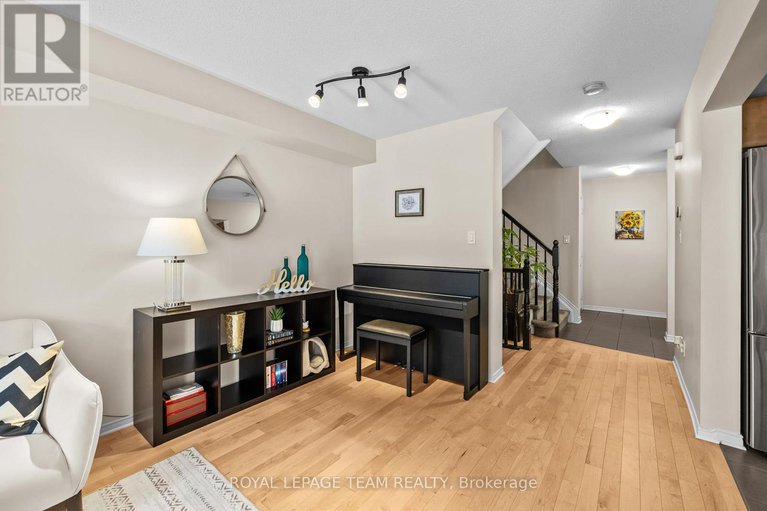 29239471/117-urbancrest-private/stonebridge/ottawa/ontario/K2J0Z6_9