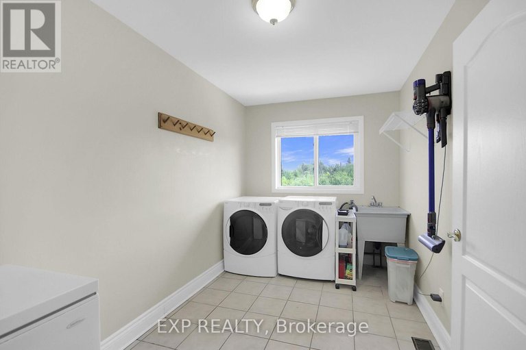 28755349/372-stonehome-crescent/mississippi-mills-ramsay-twp/mississippi-mills/ontario/K0A1A0_21