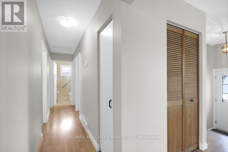 28858378/52-laurie-court/glencairnhazeldean/ottawa/ontario/K2L1S4_15