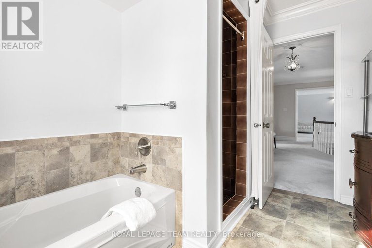 28491814/44-sycamore-drive/arbeatha-park/ottawa/ontario/K2H8K3_30