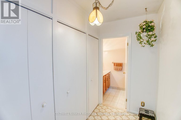 29040385/2005-neepawa-avenue/carlingwood/ottawa/ontario/K2A3L4_10