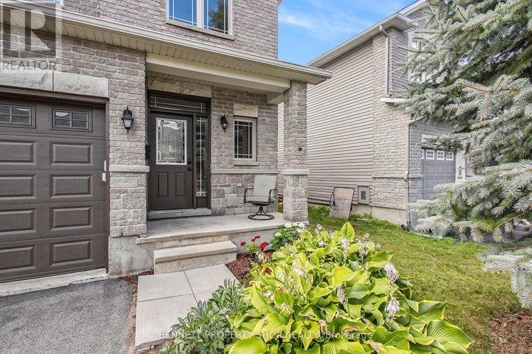 28650967/508-pepperville-crescent/emerald-meadowstrailwest/ottawa/ontario/K2M0E3_3