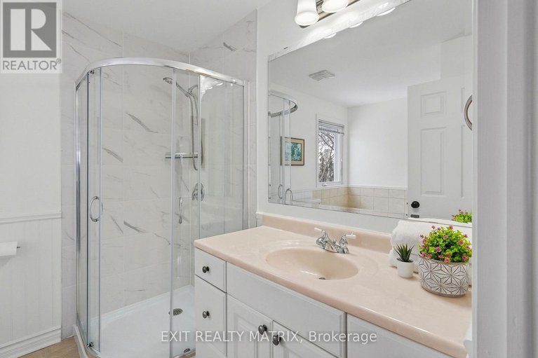 29346779/727-brome-crescent/fallingbrookridgemount/ottawa/ontario/K4A3G8_20