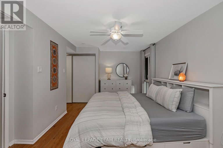 28918766/1095-ambleside-drive/woodroffe/ottawa/ontario/K2B8E2_20