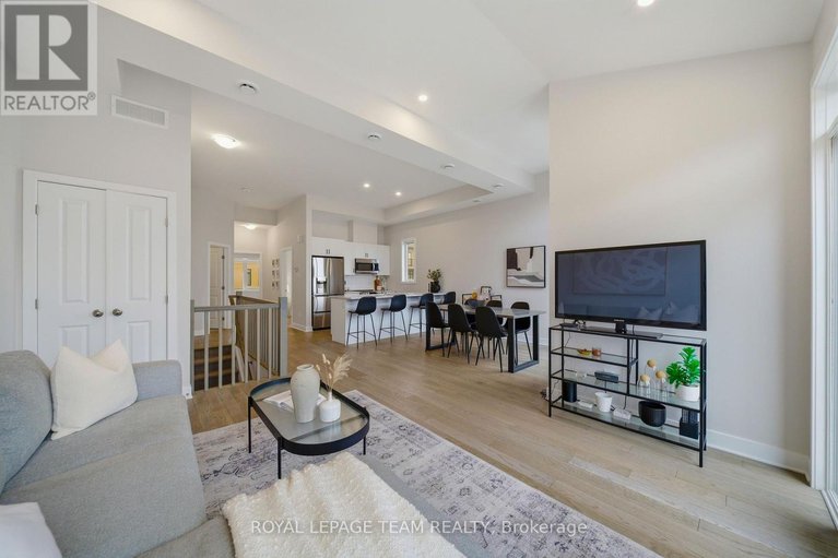 29688478/519-crescendo-private/riverside-southgloucester-glen/ottawa/ontario/K1X0E4_11