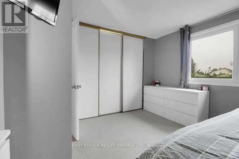 29056396/1771c-lamoureux-drive/queenswood-heights-south/ottawa/ontario/K1E2N5_20