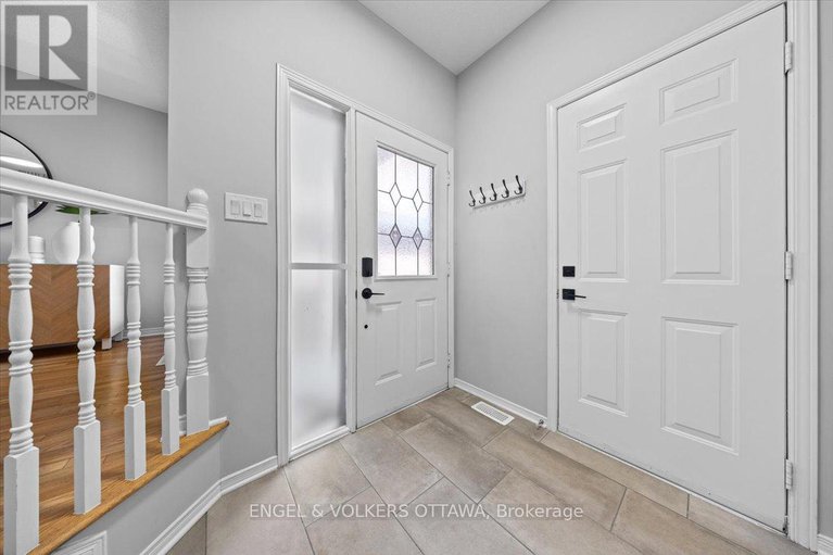 28652467/107-redpath-drive/pheasant-run/ottawa/ontario/K2G6K4_4