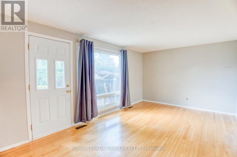28595123/1094-grenoble-crescent/orleans-wood/ottawa/ontario/K1C2C6_12