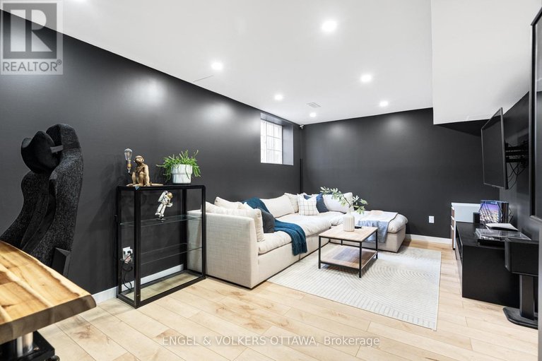 29548998/293-silbrass-private/stonebridge/ottawa/ontario/K2J5M6_31