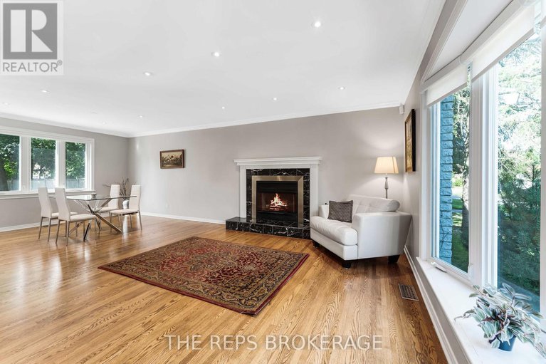 28788760/3062-upper-otterson-place/mooneys-bayrevelstoke/ottawa/ontario/K1V7B6_16