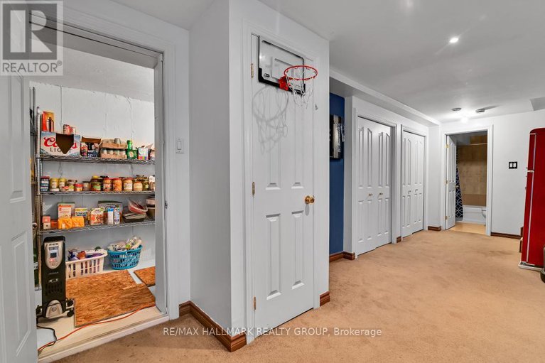 29253973/702-mud-creek-crescent/riverside-southgloucester-glen/ottawa/ontario/K1V1W3_28