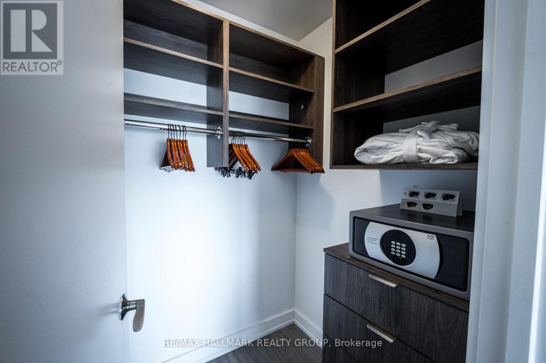 29318666/1805-111-champagne-avenue/west-centre-town/ottawa/ontario/K1S5V3_12