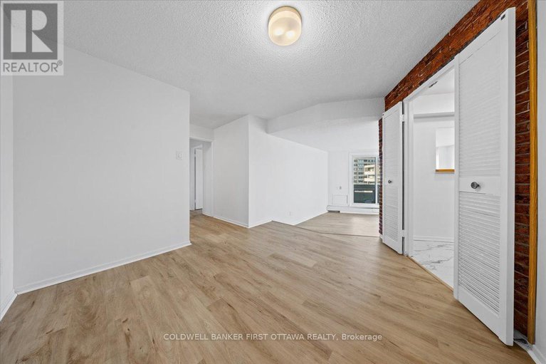 29304966/808-1171-ambleside-drive/woodroffe/ottawa/ontario/K2B8E1_3