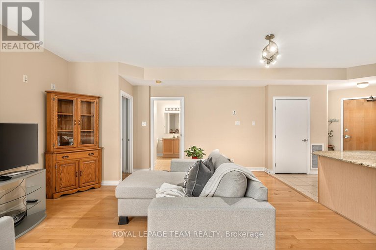 29430008/230-205-bolton-street/lower-townbyward-market/ottawa/ontario/K1N1K7_19