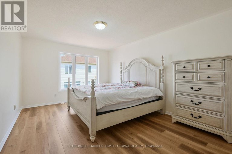 28482188/107-columbia-avenue/hunt-club/ottawa/ontario/K1V1Z3_21