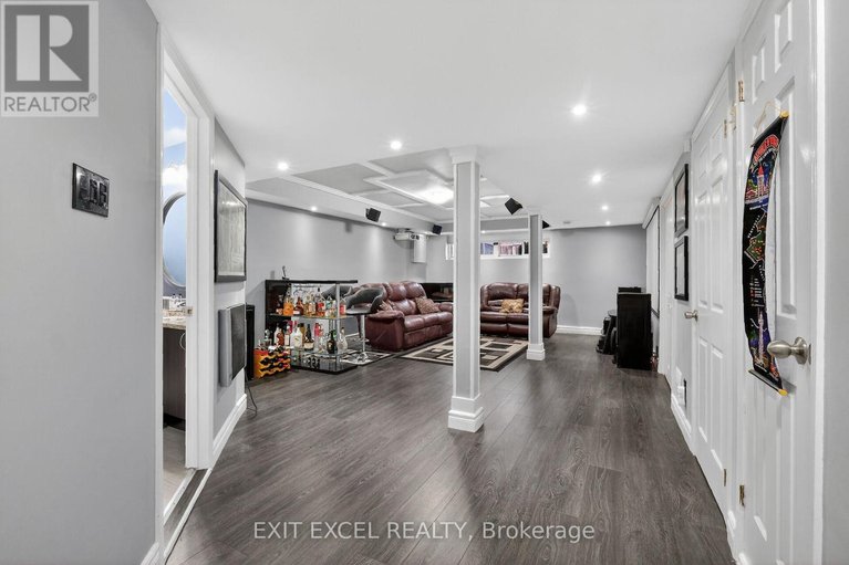 29475710/58-fireside-crescent/hunt-club-parkgreenboro/ottawa/ontario/K1T1Z4_35