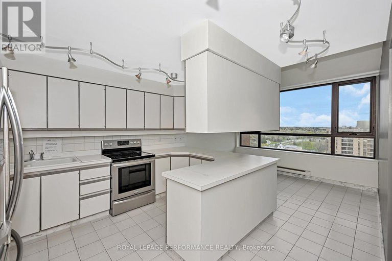 28410247/1204-40-boteler-street/lower-townbyward-market/ottawa/ontario/K1N9C8_16
