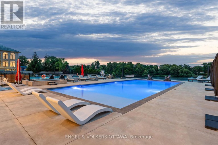 28888056/151-winding-way-e/barrhaven-east/ottawa/ontario/K2C3H1_39