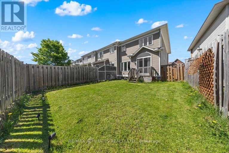 28378372/119-silvermoon-crescent/avalon-east/ottawa/ontario/K4A0P5_37