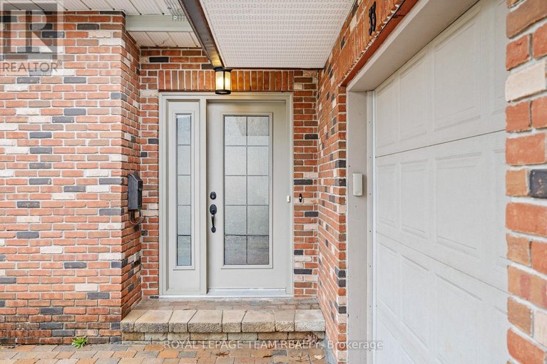 29622529/33-rutherford-crescent/beaverbrook/ottawa/ontario/K2K1N1_4