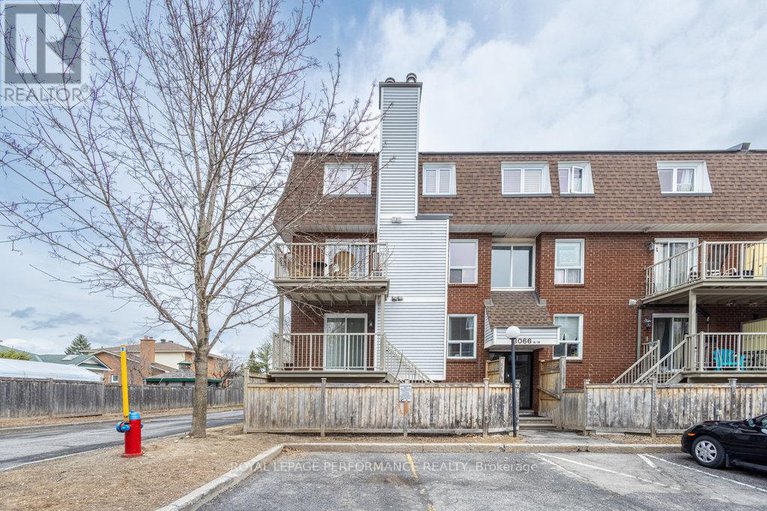 28401410/e-3066-councillors-way/blossom-parkleitrim/ottawa/ontario/K1T2S7_1
