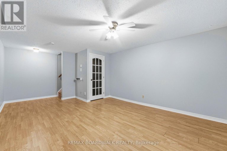 29224107/106-1760-cabaret-lane/fallingbrookpineridge/ottawa/ontario/K4A2H1_25