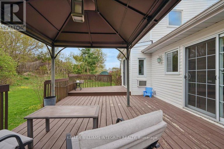 28473726/1954-catherine-street/town-of-rockland/clarence-rockland/ontario/K4K1H6_36