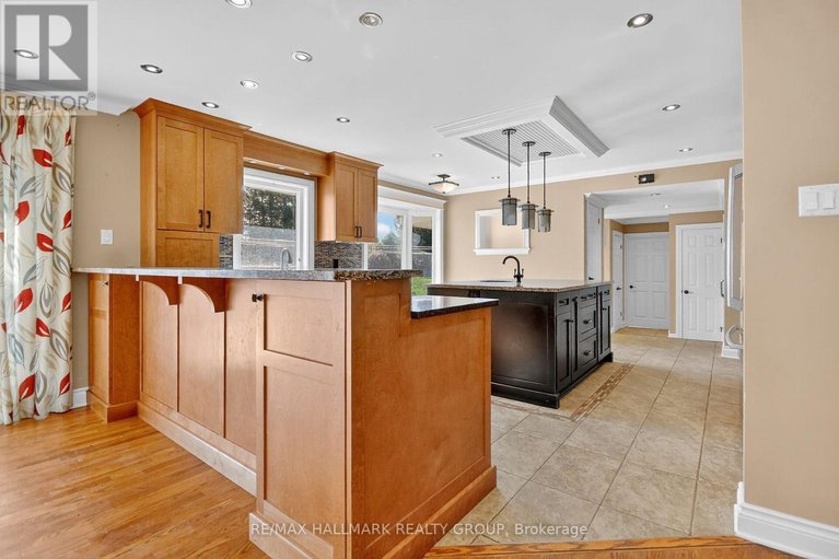 29085504/2772-harbison-road/rideau-twp-south-to-roger-stevens-drive/ottawa/ontario/K0A2Z0_17