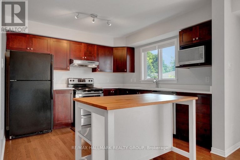 28835286/553-burleigh-private/cyrville/ottawa/ontario/K1J1J9_15