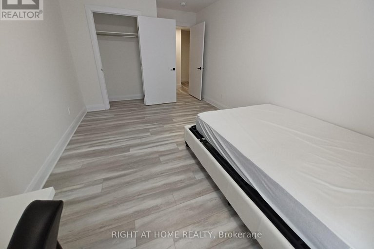 28363537/1558-62-baseline-road/meadowlandsst-claire-gardens/ottawa/ontario/K2C0B3_26