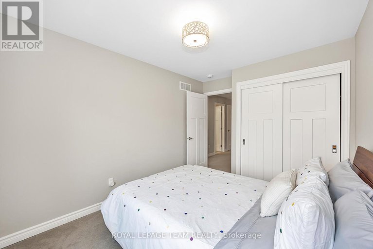 28564716/526-edenwylde-drive/remainder-of-stittsville-area/ottawa/ontario/K2S2K4_32