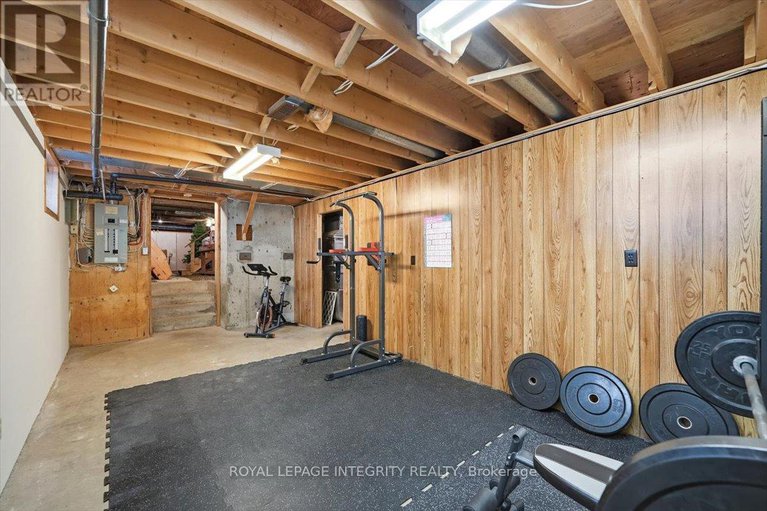 29219287/1814-old-montreal-road/cumberland-ridge/ottawa/ontario/K4C1G8_34