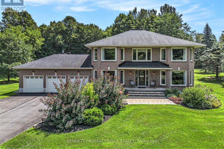 28689701/1410-sherruby-way/rural-kanata-central/ottawa/ontario/K2W1B1_2