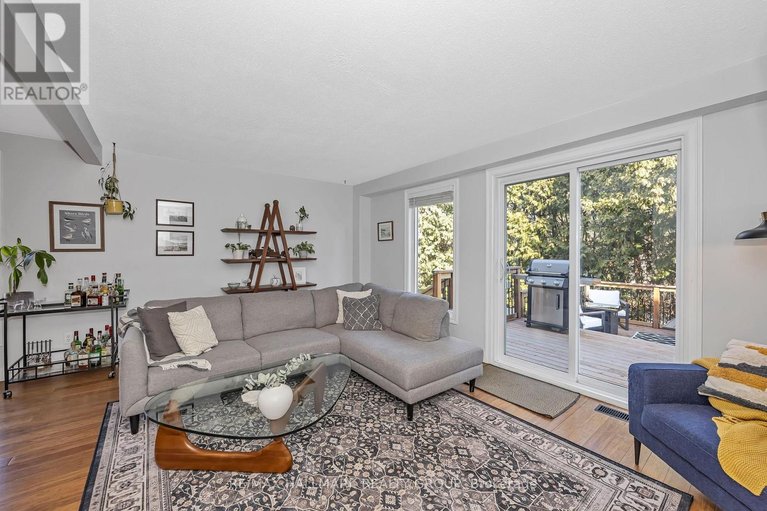 29586664/1059-avignon-court/orleans-wood/ottawa/ontario/K1C2N4_17