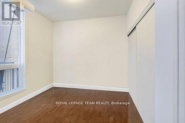 29394025/308-360-cumberland-street/lower-townbyward-market/ottawa/ontario/K1N0B1_14