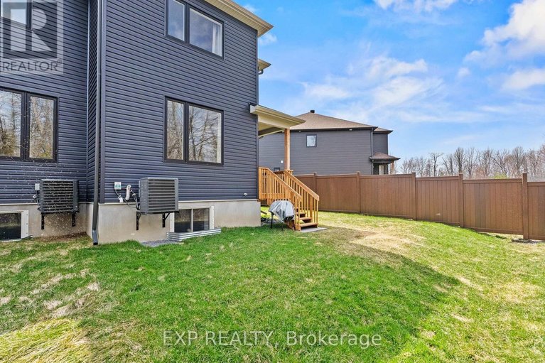29648465/419-clubtail-private/blossom-parkkemp-parkfindlay-creek/ottawa/ontario/K1X0M9_45