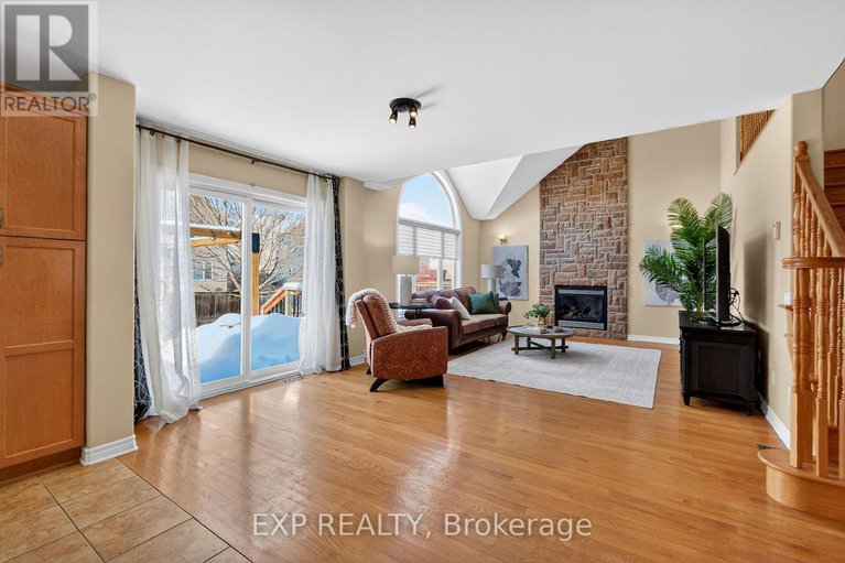 29405712/32-olde-towne-avenue/village-of-russell/russell/ontario/K4R0A5_3