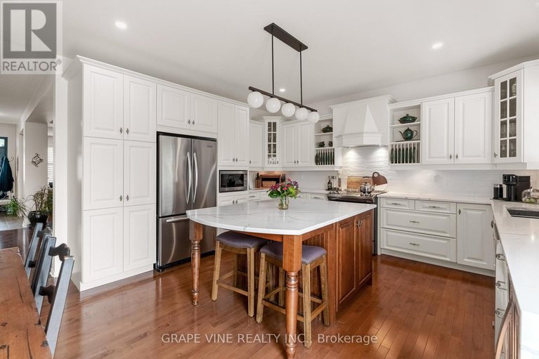 28434299/421-keith-crescent/mer-bleuebradley-estatesanderson-park/ottawa/ontario/K1W0A2_20