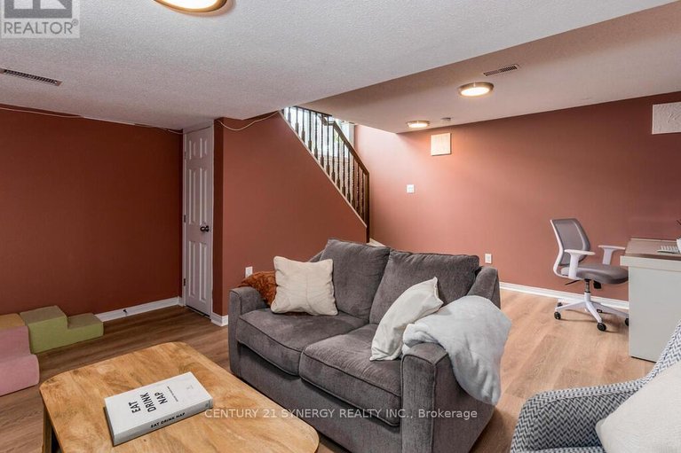 29486485/167-romina-street/emerald-meadowstrailwest/ottawa/ontario/K2S0J3_32