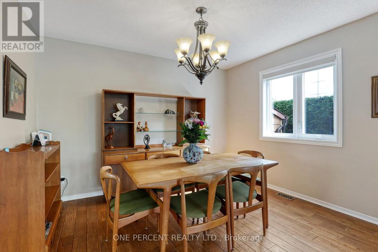 28322814/33-shannondoe-crescent/bridlewood/ottawa/ontario/K2M2H1_11