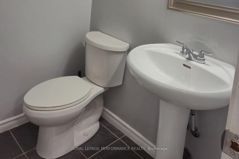 28814591/44a-802-st-andre-drive/hiawatha-parkconvent-glen/ottawa/ontario/K1C4R3_11