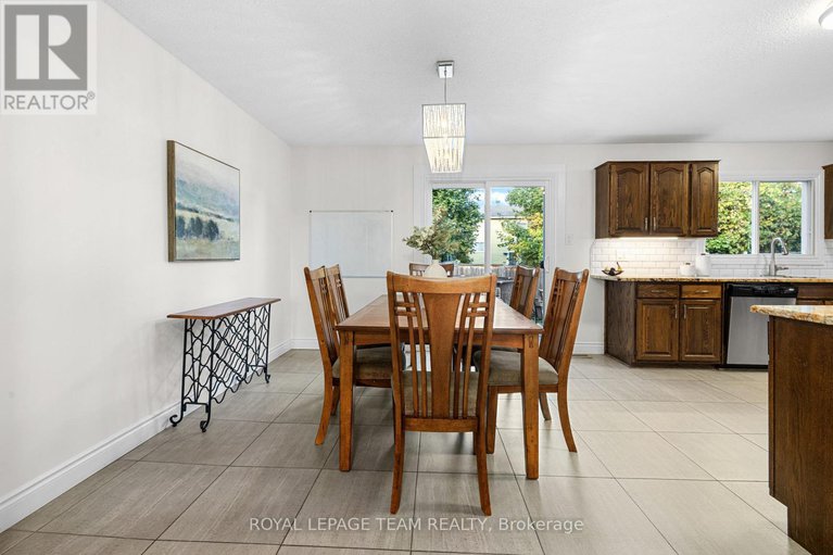 28977785/4397-whittaker-crescent/pineview/ottawa/ontario/K1B4P1_8