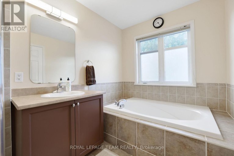 28768381/144-deercroft-avenue/longfields/ottawa/ontario/K2J5H9_27