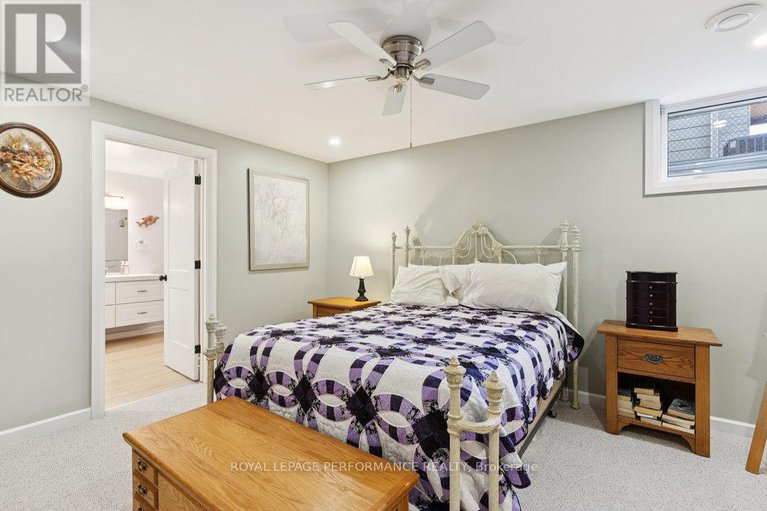 29049198/5-melva-avenue/blossom-parkkemp-parkfindlay-creek/ottawa/ontario/K1T3W9_37