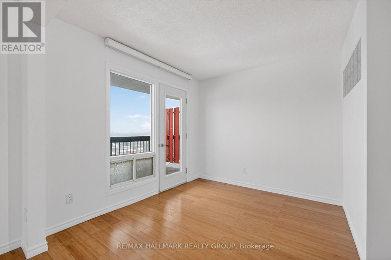 29326115/1408-158c-mcarthur-avenue/vanier/ottawa/ontario/K1L8E7_31